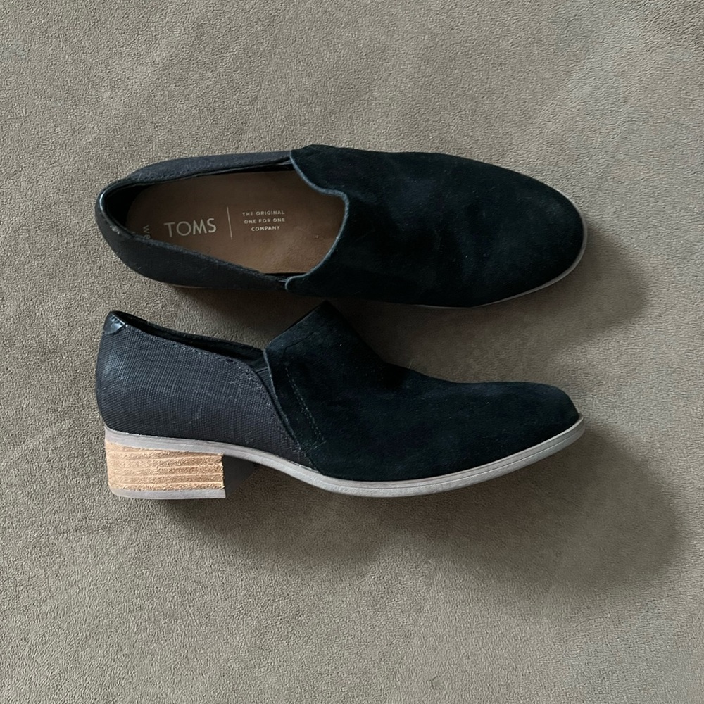 TOMS booties NWOT